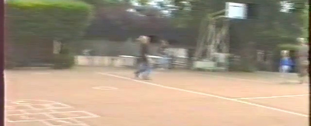 La cour de l’école (capture VHS)